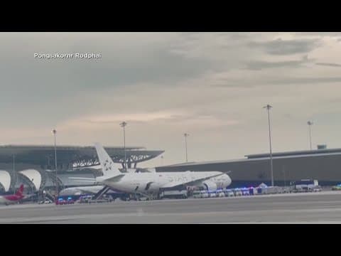 Deadly turbulence for Singapore Airlines jet