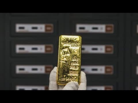 The price of gold sets a new record, pointing to financial uncertainty