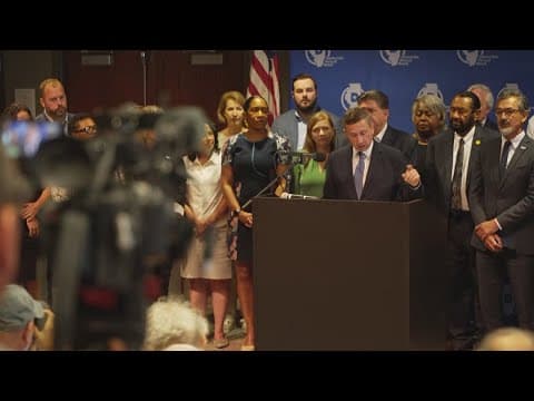 Gov. Abbott files lawsuit against Democrats who left Texas