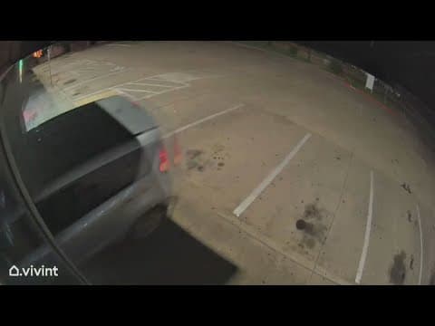 Police searching for suspects in gun store robbery