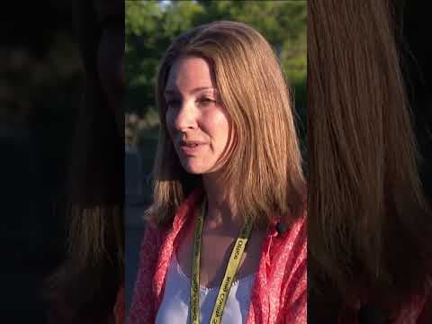 Suspect at large after stealing car with child inside