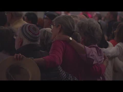 Boulder Jewish community gathers for prayer, healing after terror attack