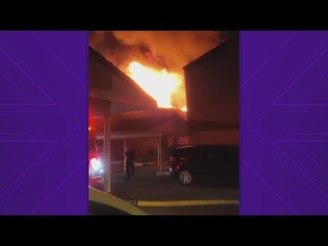 One person killed in apartment fire in west Houston