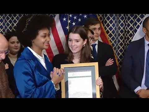 Jeanne D' Arc lands in New Orleans to walk in Joan of Arc Parade