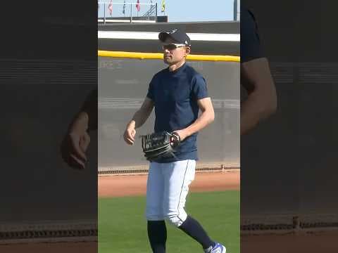 Ichiro plays long toss to calm nerves ahead of Hall of Fame speech
