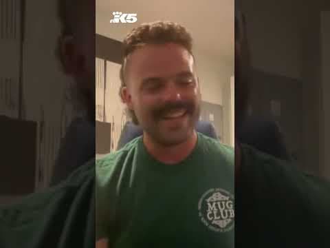 Fan hooks J.P. Crawford up with pizza after ejection in Cleveland