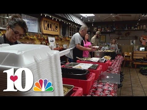 RaeZack's restaurant feeds Scott County Thanksgiving meal for a fourth consecutive year