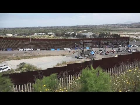 Pope Francis writes letter criticizing Trump's immigration policies