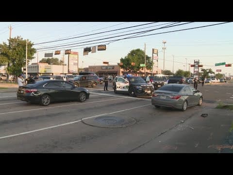 HPD: Houston police officer, 2 others hospitalized after crash