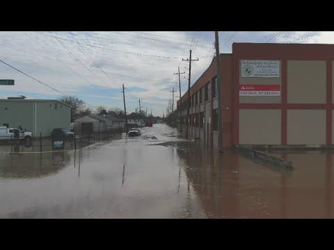 Water main break impacts east Indianapolis businesses