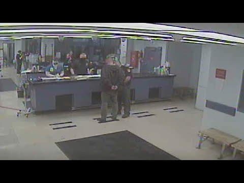 Former Franklin County Sheriff's deputy Jason Meade booked into jail