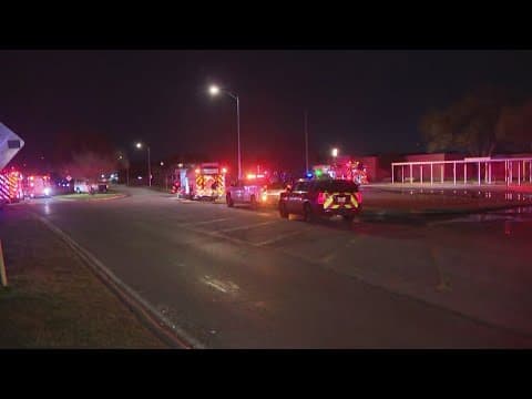 Crews battle 3-alarm fire at vacant elementary school building in northwest Houston
