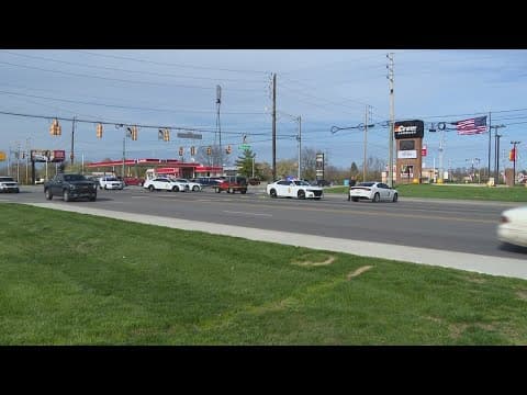 IMPD: 2 injured, 1 critically, in shooting on Indy's south side