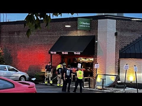 13 people injured after crash at O'Charley's in Reynoldsburg