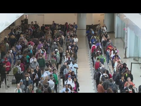 Holiday travel rush in full swing under clear skies at New Orleans MSY airport