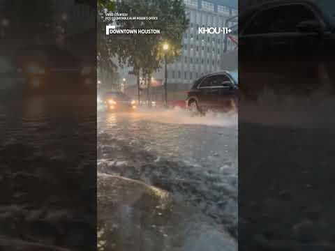 Pct. 1 constable is warning Astros fans to move their cars if they are parked in downtown Houston.