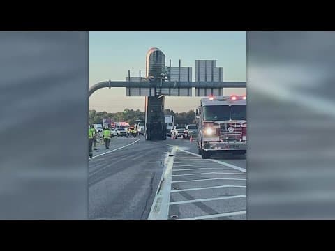 Trailer ripped off truck after hitting sign on I-35 in Oklahoma, troopers say