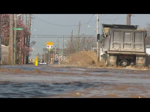 Water main break floods the streets of east Indy forcing boil water advisory