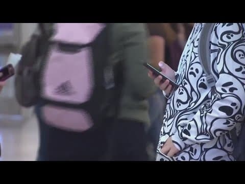 Parents reflect on statewide school phone ban bill