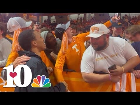 VFL Grant Williams meets fans at Tennessee-Auburn game
