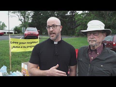 Group 'Weekly Witness' helps immigrants to new ICE office