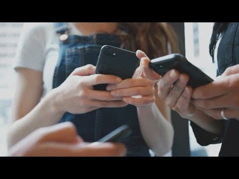 Another North Texas school district bans cell phones