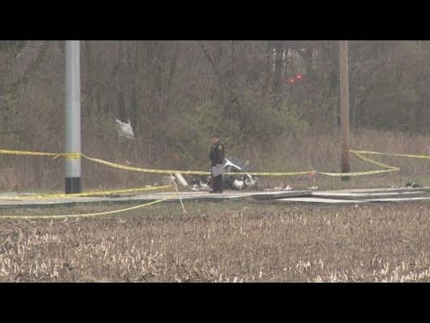 Emergency crews responding to small plane crash in Muncie