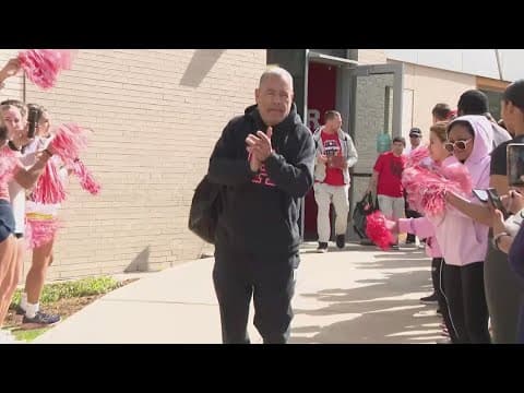 Fans show up to send Coogs off for NCAA Tournament