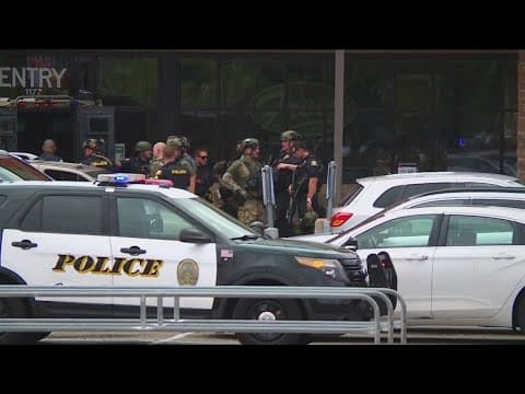 St. Paul Police: Officers exchanged gunfire inside Aldi before suspect fled to Cub Foods