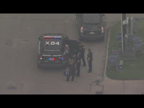 HPD: Suspect in custody after running from officers who shot at him in southwest Houston