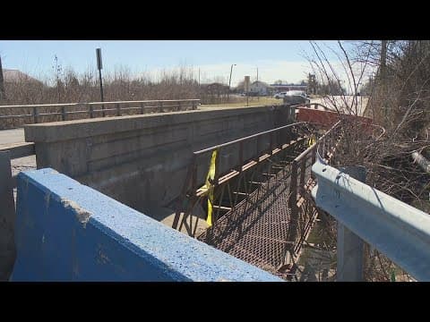 Broken bridge on Indy's east side blocks Phalen Academy students from safely walking to school