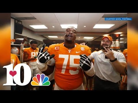 VFL Jabari Davis provides cigars to Vols football team