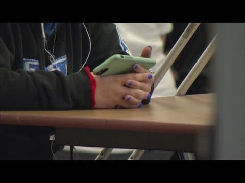 Parents worried cellphone ban stops them from checking in on their kids during school shootings