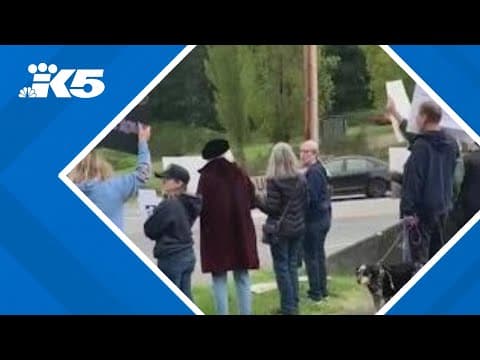 Man fires gun near protesters on Whidbey Island