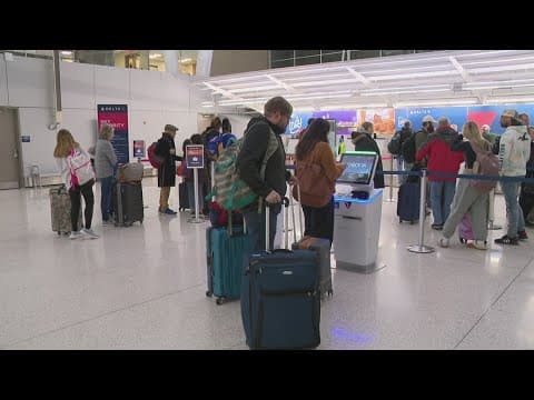 Busy travel day at the Indianapolis airport ahead of Thanksgiving