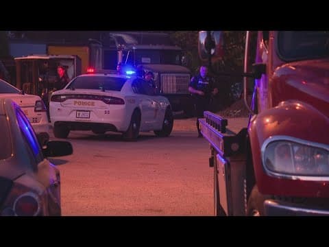 Body found inside car at Indianapolis auto impound lot