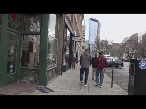 Holiday gift returns keep retailers busy