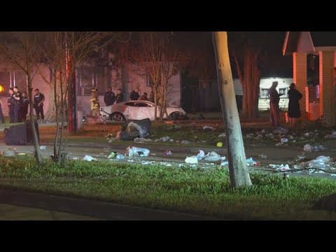 Driver dies after hitting tree in N. Houston neighborhood | Police say speedometer was stuck at 80