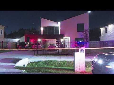 Man stabs wife to death, injures himself during mental health crisis, Houston police say