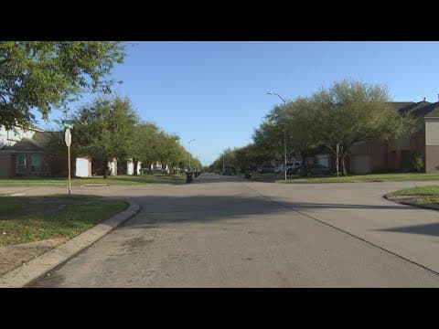 Teen siblings accused of attacking mother for turning off Wi-Fi, Harris County sheriff says