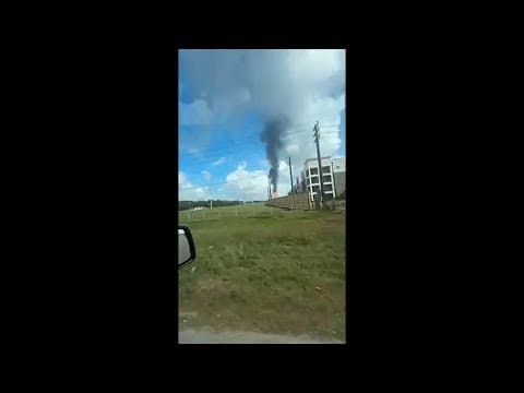Pipeline fire in Deer Park