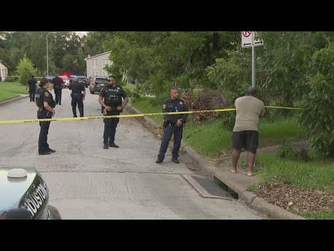 Robbery suspect dead after leading police on chase from Dickinson to SE Houston, officials say