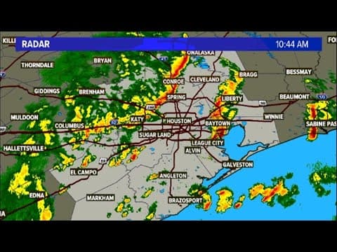 LIVE RADAR: Showers move through Southeast Texas