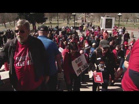 Thousands of USPS workers rally across the country after plans to privatize the agency