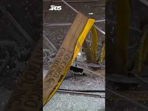 Bungling burglars smash 7-11, fail to nab ATM, abandon U-Haul truck