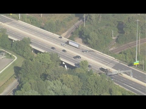 Police: 2 hospitalized after crash on I-670 eastbound in north Columbus