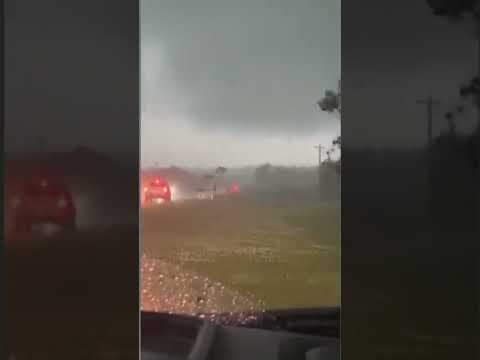 Couple waits out Tennessee tornado in their car