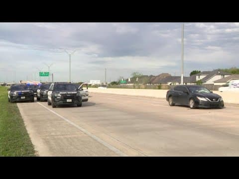 Man shot multiple times along Fort Bend Parkway Toll Road
