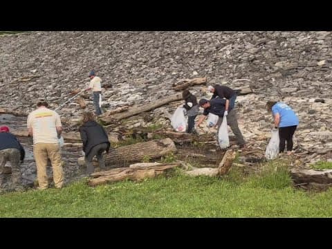 Volunteers turn out for TVA's Douglas Lake clean up day