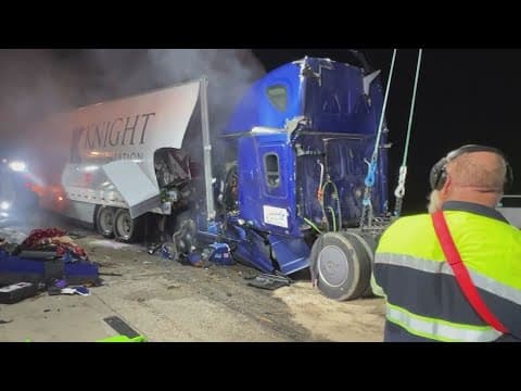 Eastex Freeway closed heading inbound due to crash involving 2 18-wheelers, DPS says